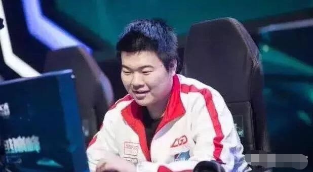 韦神粉丝已超45万，荣耀与责任的交织