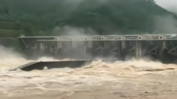全国4条河流发生超警洪水全国四地河流发生超警洪水，如何应对严峻形势？自媒体深度解析